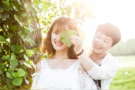 故事：笨媳妇和蠢婆婆的故事，听了就想笑，邻居大妈心里却很羡慕图片