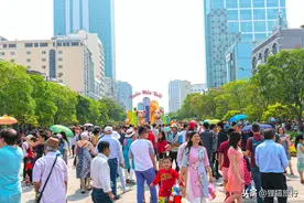 越南胡志明市，市中心一套房75~90亿盾，一碗河粉1.2万盾图片