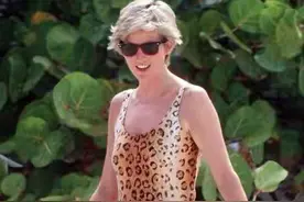 戴安娜王妃法国度假，三点式比基尼暴露真实身材，难怪总爱穿裙子图片