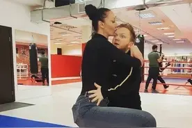 俄罗斯女篮第一女神，退役后转型当模特，腿长1米32，至今仍单身图片