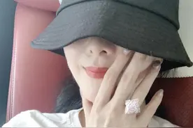 范冰冰秀钻戒，保守估价得2200万！网曝是追求者相送并非李晨图片