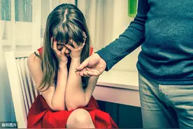 女子与上司婚外情败露，工作不保还被判刑！图片