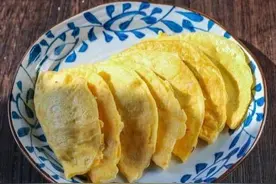 美食推荐：紫菜煮蛋饺、豌豆炒牛肉、蚝油生菜、蒜泥拌苦瓜图片