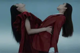 曾可妮×刘令姿时尚COSMO9月刊，这对高冷姐妹花又合体拍片图片