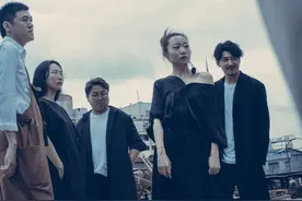 一起爬山吗？《时尚芭莎》电影组独家对话《隐秘的角落》12位核心主创图片
