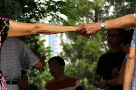 几类老人不宜跳舞图片