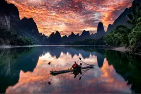 魅力漓江-----小小竹排江中游，巍巍青山两岸走图片