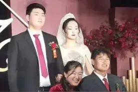 大衣哥儿媳晒家中内景，竟没有老公朱小伟照片，还和妈妈一起住？图片