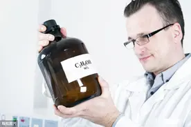 谣言：工业酒精稀释后可用于皮肤消毒图片