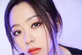 张靓颖东方风云榜造型写真释出，一袭黑色修身长礼服气场满分图片