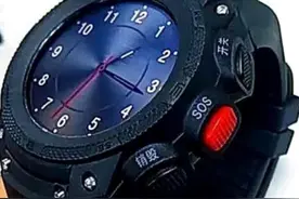 中国士兵黑科技手表：一键召唤火力打击，还有个红色按钮更强大图片