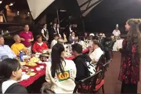赵本山排场有多大宴请洪金宝、梁小龙、陈惠敏，还有美女唱歌助兴图片