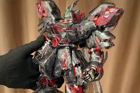 外甲烟熏色喷涂，MG比例彩透沙扎比图片