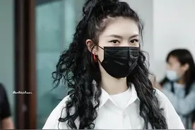 傅菁这么瘦了还不够？把铅笔裤穿成“阔腿裤”，腿快细成竹签了图片