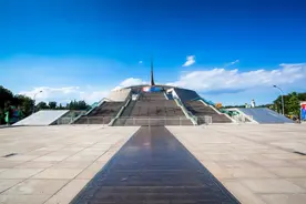 中华世纪坛暂停开放图片