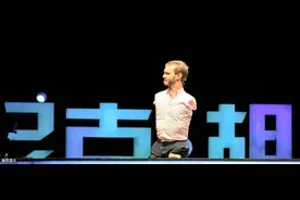 尼克·胡哲----天生四肢俱无  励志演讲图片