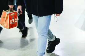 男人要想穿得更精致，这3个裤子与鞋子搭配的常见问题一定要了解图片