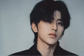 蔡徐坤风云榜造型来了！身穿低奢黑西装，绝对的危险又迷人图片