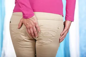 痔疮脱出如何回去？医生：这几个方法或能帮你一把图片