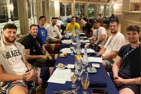 前南斯拉夫9名NBA球员大聚会，这阵容足以组建一支豪强球队？图片