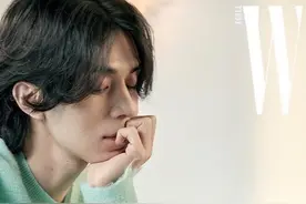错过了和冻龄男神李栋旭一起过圣诞，你可以拥有他的同款Chanel图片