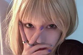 这就是一个女孩儿糖里带冰的样子吗？图片