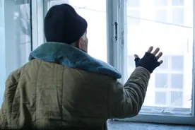 女人是花也是债，老陈三个老婆，多少债？图片