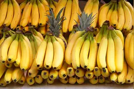 买香蕉，不能只看大小，牢记3个技巧，买到的香蕉又甜又好吃图片