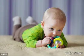 孩子想买玩具零食，父母应该怎么办？在孩子哭闹撒泼时讲道理没用图片