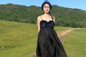 周雨彤的夏日穿搭合集，简约时髦颜好会穿，娱乐圈的穿搭博主图片