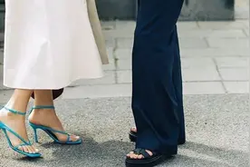 放弃尖头鞋，阔腿裤+这3双凉鞋，才是今年夏天最时髦的王炸组合图片