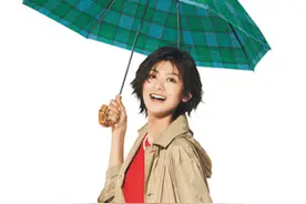日本女孩太精致，雨天搭配也讲究，梅雨天穿搭很时尚图片