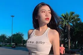 搞笑GIF开心一刻：看我帅不帅，帅不帅图片