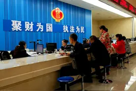 接到税务局通知！公司今年开的免税发票全要补税？图片