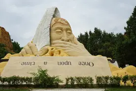 当沙子呈现彩色会是怎样一种美景——陆良彩色沙林告诉你图片
