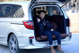 油耗5.9L，后排堪比头等舱，凭什么我说艾力绅是全能MPV？图片