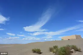 王之涣《凉州词》辞官在家好自由，随便走走旅旅游，小诗不成敬意图片