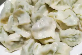 明日出伏吃饺子！牛肉饺子这样调，鲜嫩多汁不油腻，关键在这图片