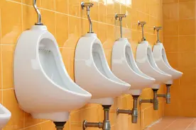 男子憋尿引发晕厥，他的这个坏习惯为所有人敲响了警钟图片