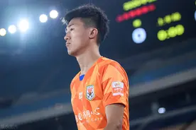 刘洋成“背锅侠”！4图解析鲁能丢球全过程，3秒内到底发生什么图片