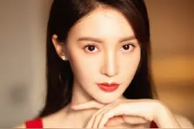 “姐姐”金晨燃爆全场：北舞校花被封杀，28岁蜕变，黄晓明直舔嘴图片