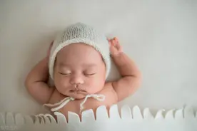 神奇的“婴语”！宝妈读懂新生儿反射动作，巧掌握宝宝健康状况图片