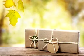 农村随礼变迁史：从被子面到转账收钱，这是一部农村生活连环画图片