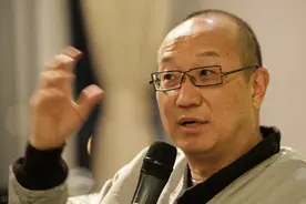 冯仑：穷人挖金子，富人卖铲子，听懂这句话，才会成功图片