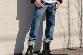 200元不到，颜值超高的男士马丁靴，这一双男生穿上太撩了图片