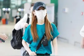 邓紫棋越来越帅了，蓝绿色短袖搭配大耳环，妩媚酷炫都要有图片