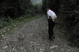 生活在农村家庭的大龄男青年如果成了光棍，这个家庭最终会怎样图片