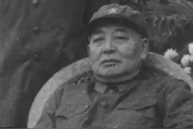 王近山患癌症后，他指明要见此人，见面后眼泪夺眶而出，说六个字图片