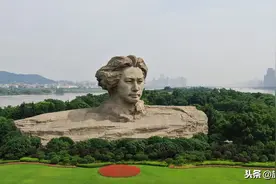 长沙橘子洲毛主席雕像背后的故事，为何高度32米，长83米宽41米？图片