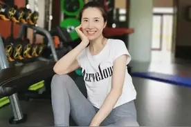 苦尽却没甘来！总裁夫人辛苦经营家庭，到头来跟宋思明老婆没区别图片